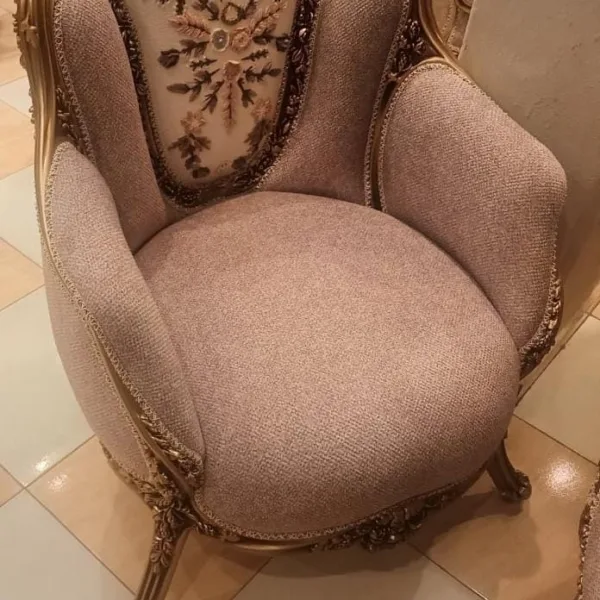 أثاث كلاسيكي