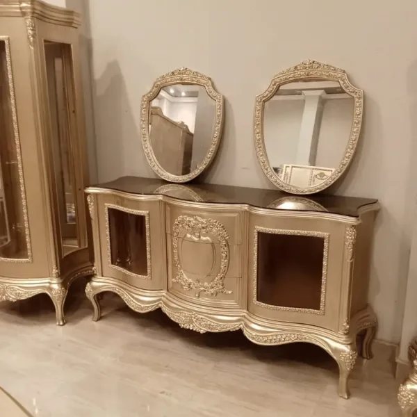 بار سفرة بمرآة