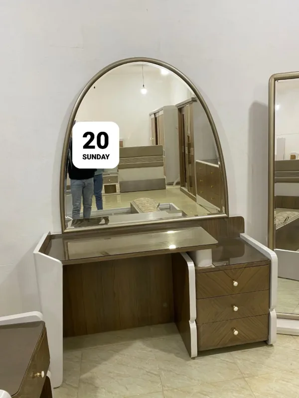 تسريحة مع برواز أنيق