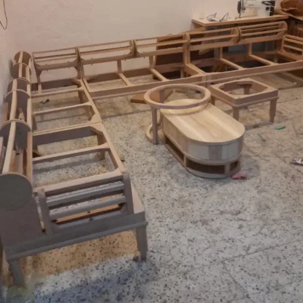 ركنة عربي مع طاولة
