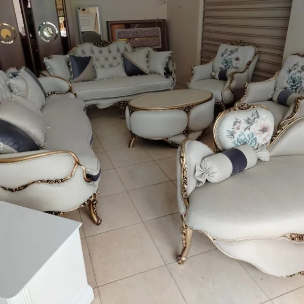 صالون كلاسيكي مدهب