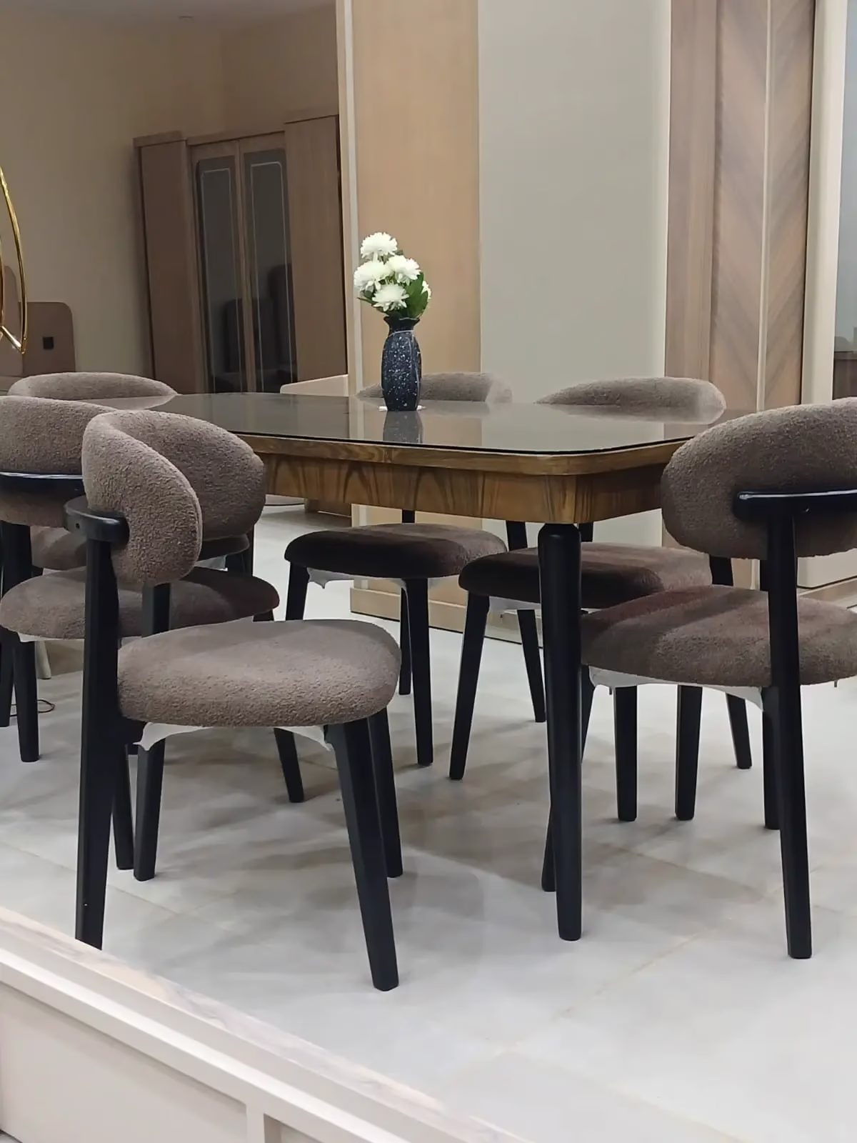 غرفة سفرة لمسة الفخامة 1 غرف سفرة خشب زان