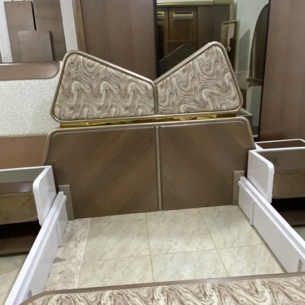 غرفة نوم مودرن بني