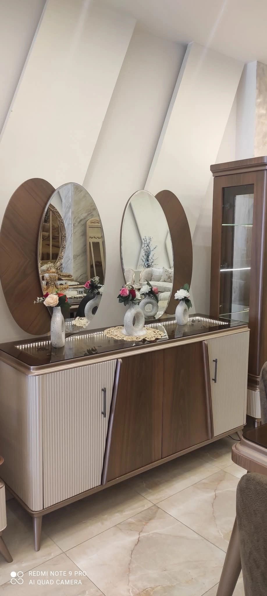 ليالينا الملكية طقم سفرة مودرن 2 ليالينا الملكية طقم سفرة مودرن - الصورة 2