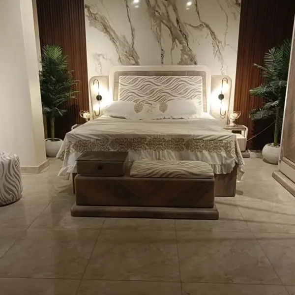 سيمفونية راحة غرفة نوم دمياطية متناغمة التصميم